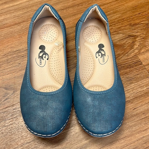 CG Shoes Shoes Nwot Blue Flats Poshmark